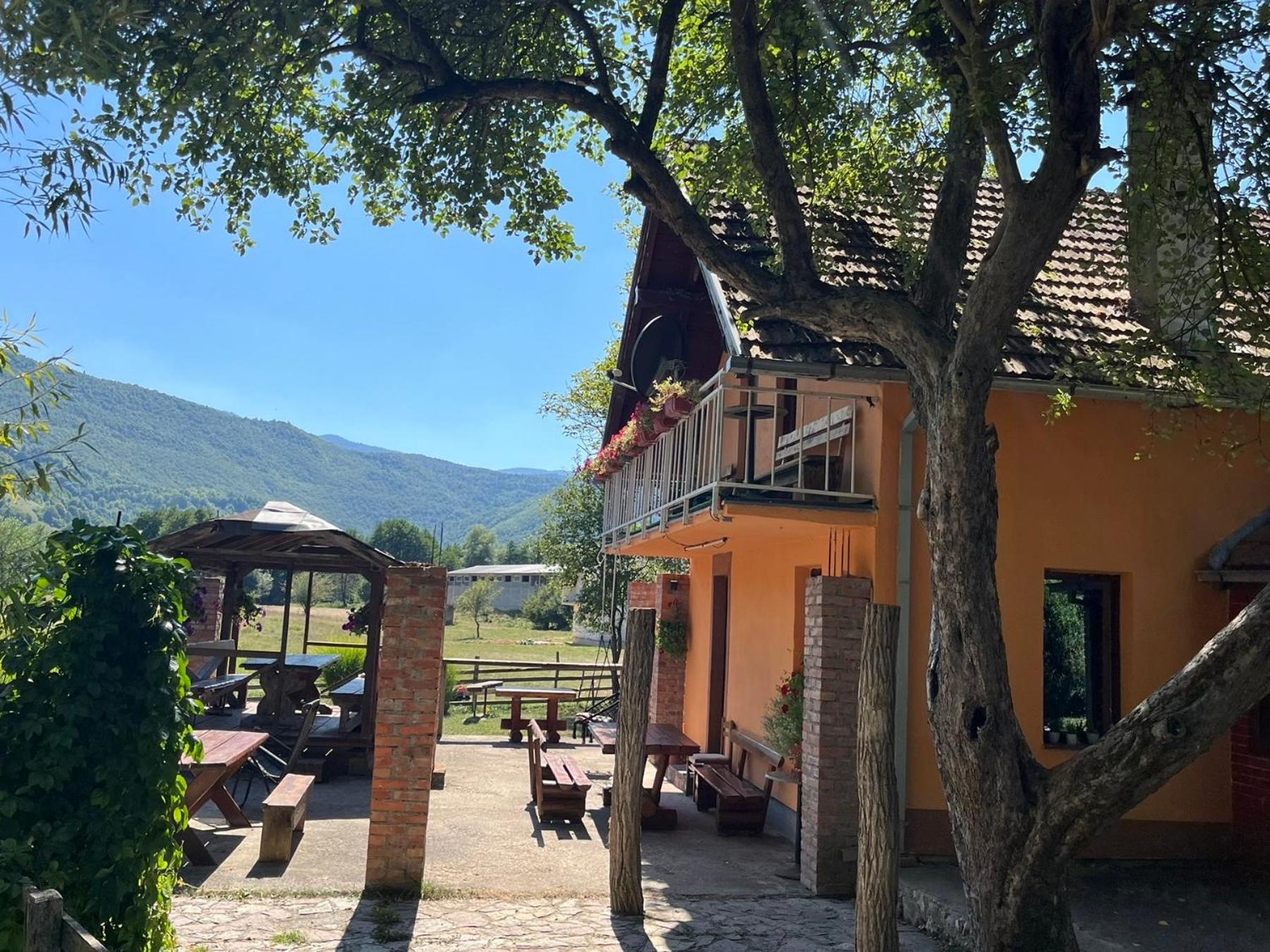 Bed And Breakfast Family Djukic Sipovo Esterno foto